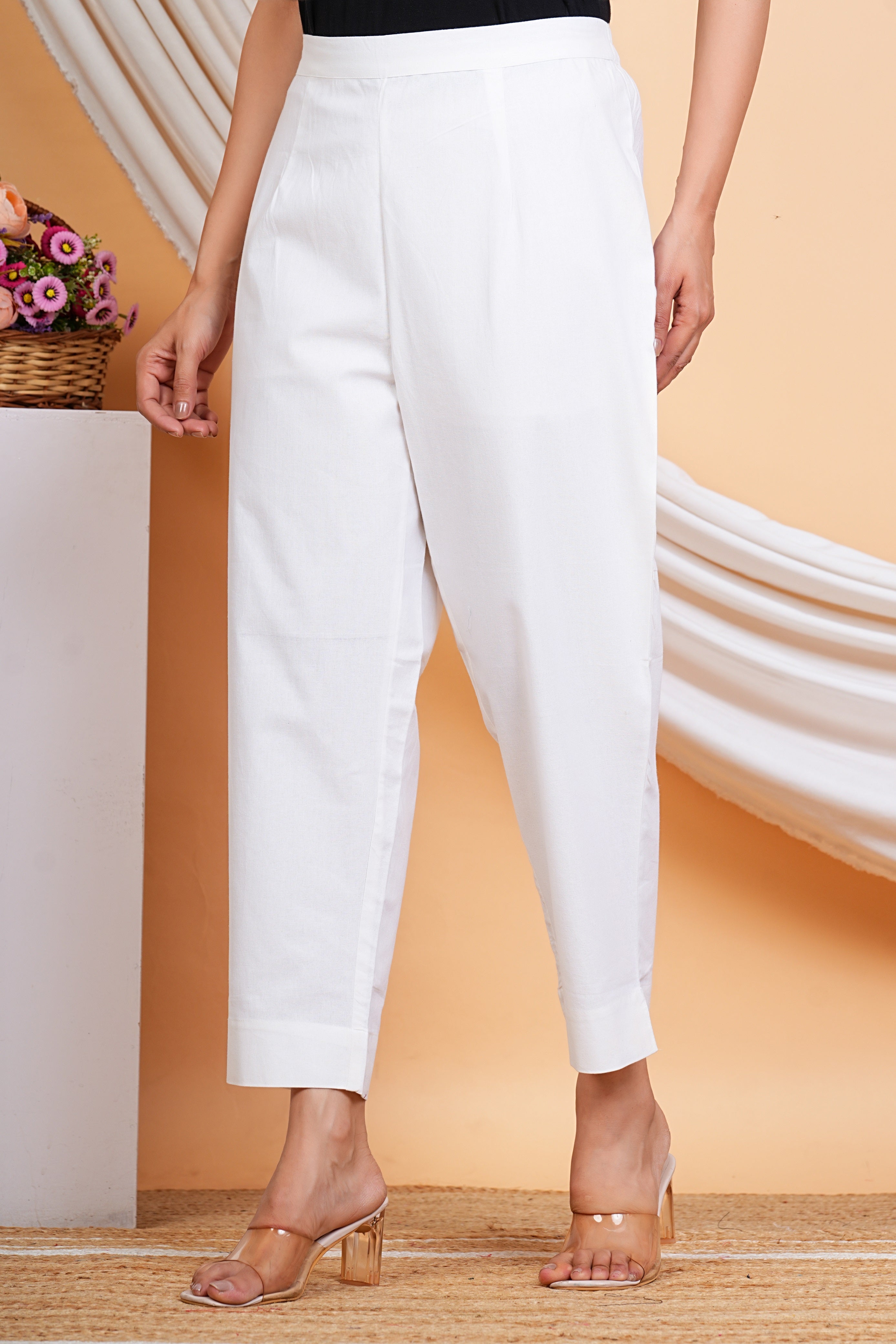 Women White Cotton Solid Casual Pant (W1519)