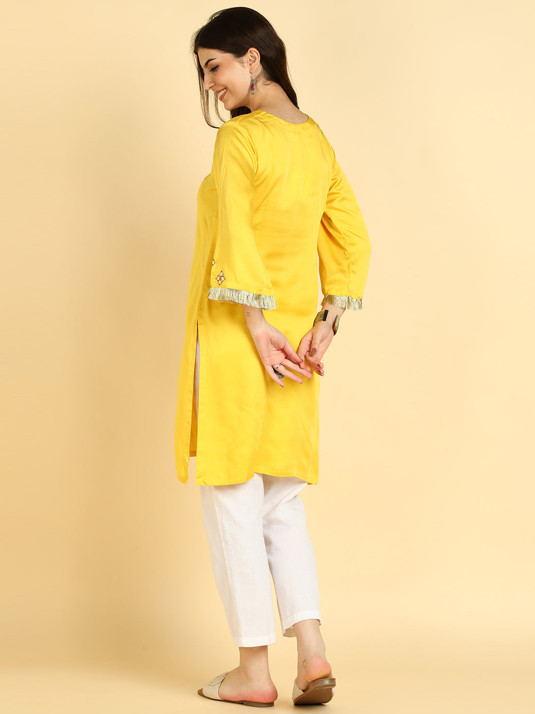 Women Casual Rayon Straight Embroidered Kurta (W1671)