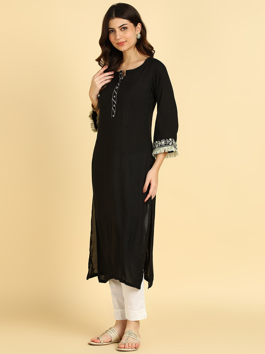 Women Casual Rayon Straight Embroidered Kurta (W1673)