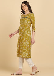Women Cotton Floral Printed Straight Kurta (W1737)