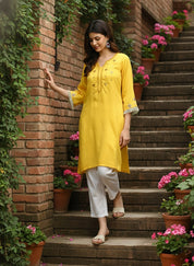 Women Casual Rayon Straight Embroidered Kurta (W1671)
