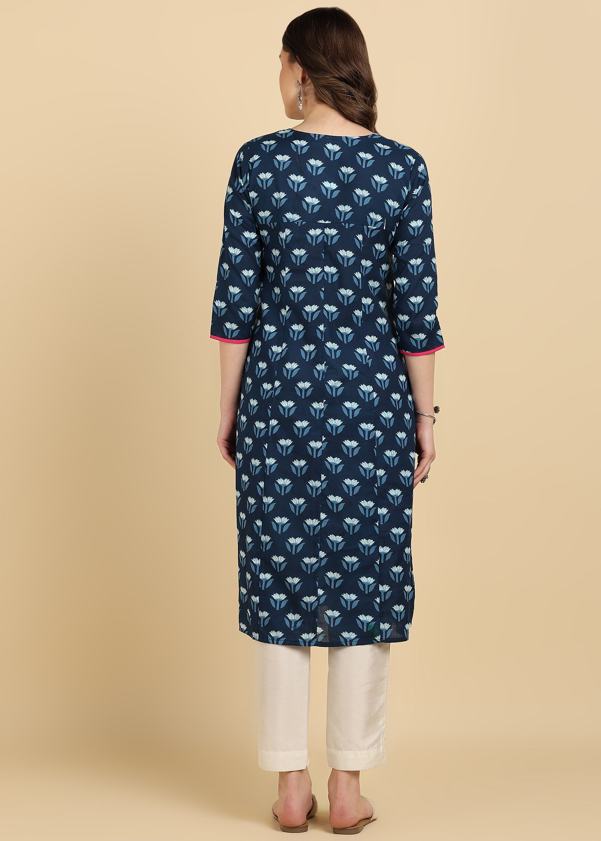 Women Cotton Floral Printed Straight Kurta (W1736)